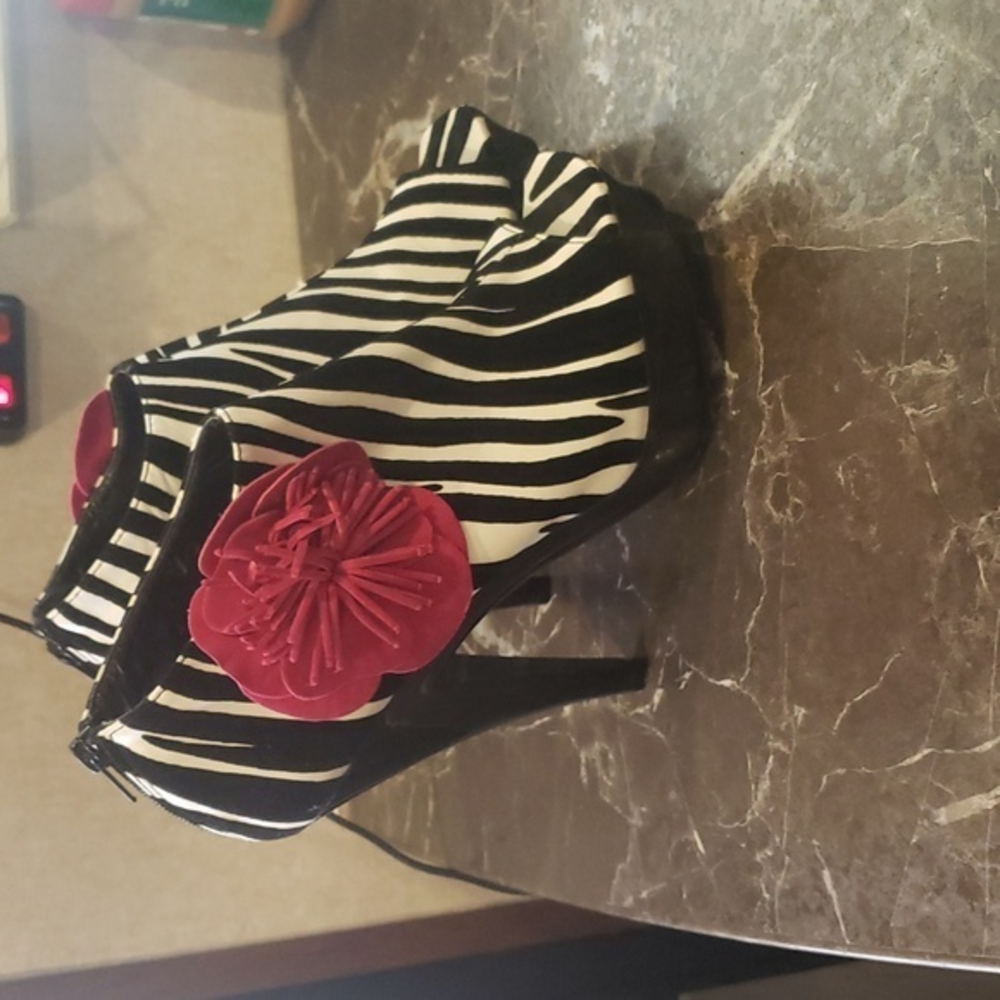Womens zebra print‎ heels